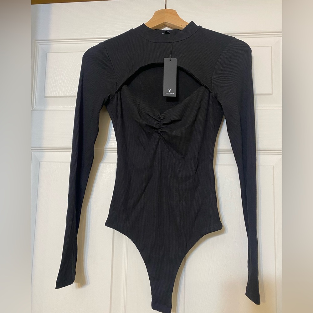 New-Black Long Sleeve Cutout Bodysuit